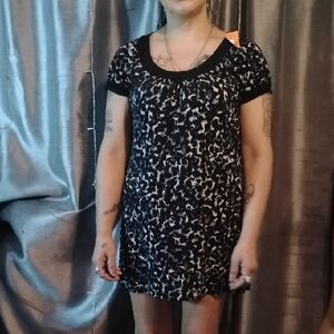 Chic Black and White Short Sleeve Dress